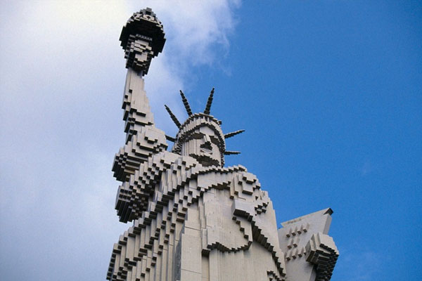 Câu chuyện về bức tượng bà đầm xoè - Tượng nữ thần tự do trên tháp rùa 